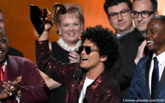 Бруно Марс триумфира на тазгодишните награди Грами