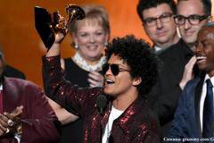 Бруно Марс триумфира на тазгодишните награди Грами