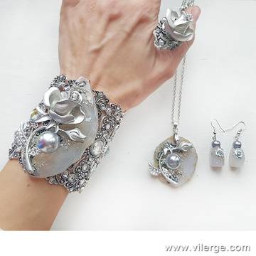 Актуалните бижута за месец февруари и празникна на влюбените