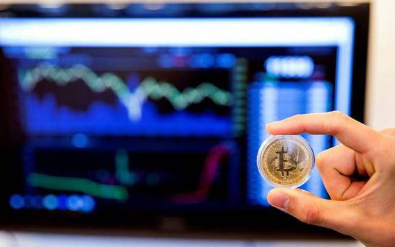 Банки във Великобритания и САЩ въвеждат забрана за покупка на Bitcoin и други криптовалути с кредитни карти