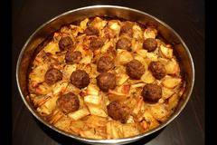 Печени кюфтета с картофи на фурна