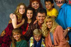 Как изглеждат днес актьорите от сериала „Стъпка по стъпка“