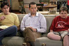 ПРЕДИ и СЕГА: Вижте колко много се промениха актьорите от „Двама мъже и половина“ (снимки)