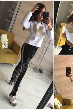 Красиво дамско комплектче с апликация от златна промазка