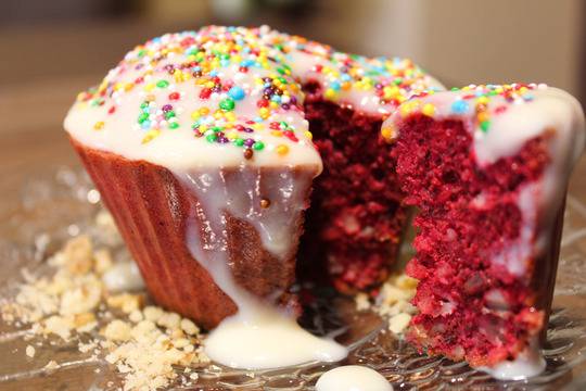 МЪФИНИ ЧЕРВЕНО КАДИФЕ