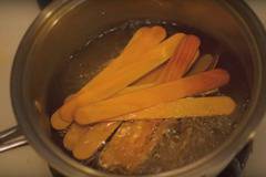 Приятелката ми ми го показа: Пускаш клечките от сладолед във вряща вода, а после… Никога не вярвах!