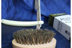 Професионална четка за брада