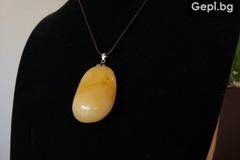 Дамско колие с кехлибар