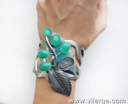 Стилни гривни и подаръци за Осми март с Бижута VILERGE