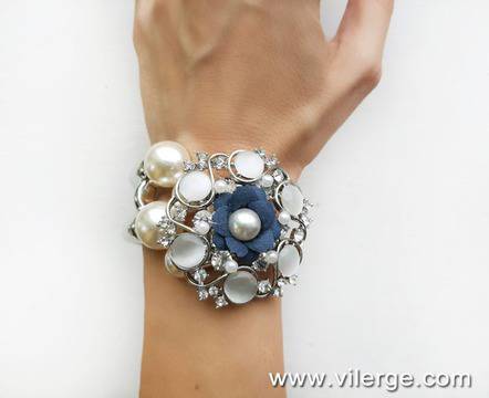 Луксозни гривни с перли за 8 Март от Бижута VILERGE