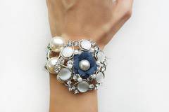 Луксозни гривни с перли за 8 Март от Бижута VILERGE