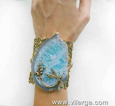 Стилни гривни за празник на жената от Бижута VILERGE