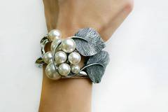 Перлена колекция гривни за Осми март с Бижута VILERGE