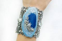 Луксозни гривни за празник на жената с Бижута VILERGE