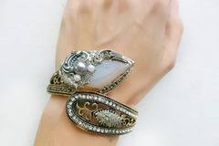 Луксозни гривни за 8 Март с Любов от Бижута VILERGE