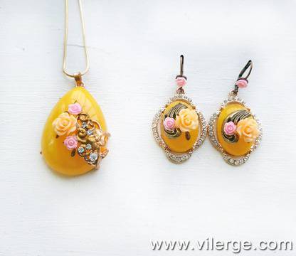 Кехлибар за Осми март и подаръци от Бижута VILERGE