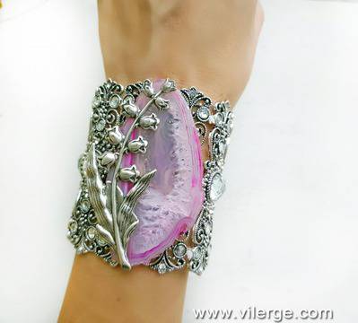 Романтични подаръци и гривни за 8Март от Бижута VILERGE