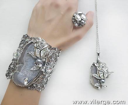 Луксозни гривни и колиета за 8 Март с Бижута VILERGE