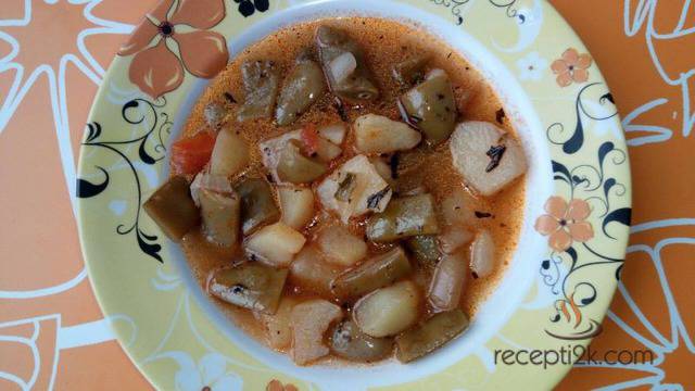 Яхния от картофи и зелен боб