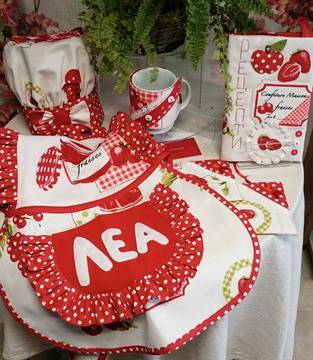 Забавление в кухнята с децата и мама