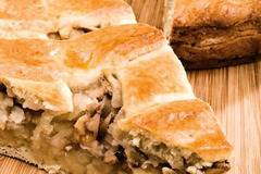 Унгарска баница с ябълки и орехи