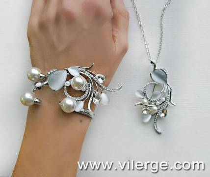 Кралска серия гривни с Перли за бал и абитуриенти