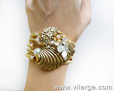 Гривни с перла за абитуриентски бал Колекция 2018