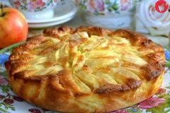 Този селски пай ми скри шапката, колежката го беше приготвила за рождения си ден, е не бях яла досега такава вкусотия