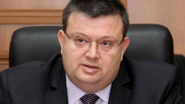 925 престъпници са осъдени и се разхождат на свобода