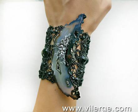 Приказни гривни за абитуриентки от Бижута VILERGE