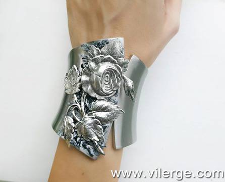 Кралска колекция гривни за абитуриентки и бал