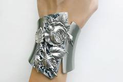 Кралска колекция гривни за абитуриентки и бал