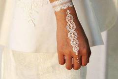 Идеи за Татуировки на Ръцете с Бяла Къна