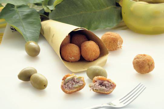 Пълнени и пържени маслини