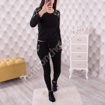 Ефектен дамски комплект с декорация от перлички