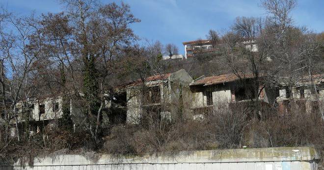 РАЗВАЛИНИ СРЕЩУ КРАСОТА НА ПЛАЖА В БАЛЧИК РАЗЛИЧНИТЕ НОВИНИ DIFFERENT NEWS