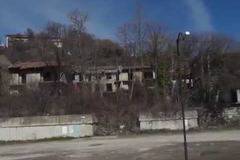 РАЗВАЛИНИ СРЕЩУ КРАСОТА НА ПЛАЖА В БАЛЧИК