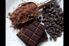 Лесна рецепта за здравословен домашно направен черен шоколад