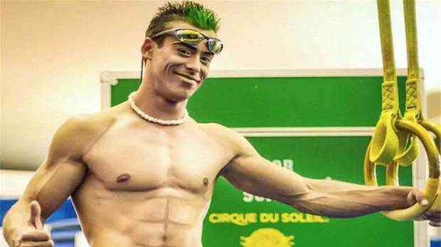 Загина акробат на Cirque du Soleil