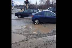 Как да осъдим общината заради щети от дупки по пътищата?