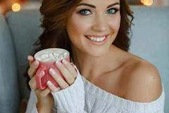 Това Най-Мощно Лекарство Срещу Бръчките Около Очите Има Само 2 Съставки !