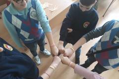 За Деня на търпението, в ОУ ,,Никола Парапунов”, рисуваха рисунки, писаха есета, разкази и импресии