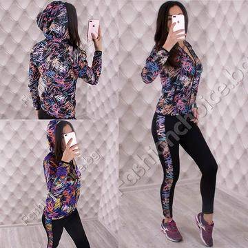 Невероятен спортен дамски комплект от две части с качулка