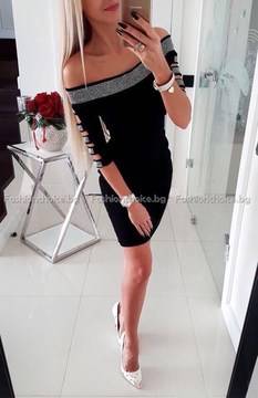 Уникална дамска рокля със секси деколте на камъчета