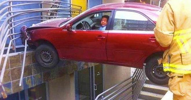 19 човека, които имат нужда от уроци по паркиране