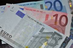 ЕК предлага намаляване на таксите за презгранични плащания в евро за целия ЕС