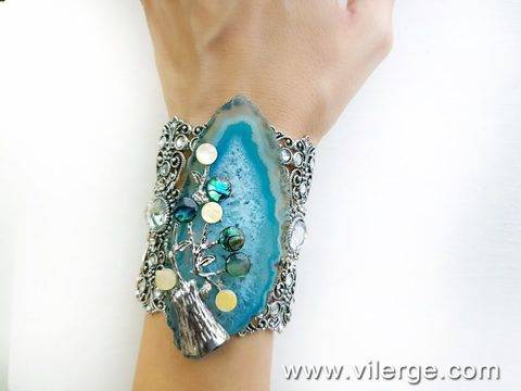 Масивни гривни за абитуриентски бал 2018