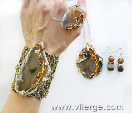 Още идеи за подарък с бижута за балове 2018