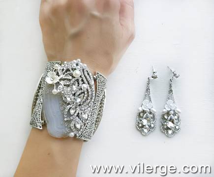 Модна серия гривни и обеци за балове 2018