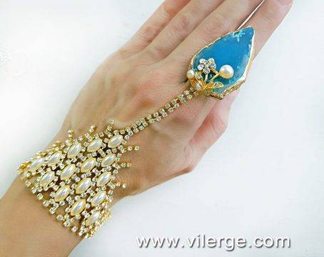 Елегантна серия с гривни за баловете 2018